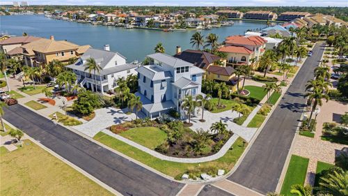 2813 Kipps Colony Dr S, St Petersburg, FL, 33707 | Card Image