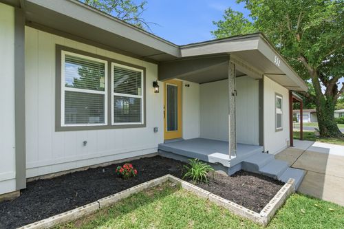 552 Souder Dr, Hurst, TX, 76053-6723 | Card Image