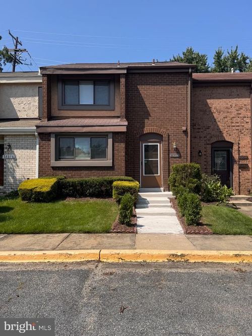 8252 Canning Ter, Greenbelt, MD, 20770-2706 | Card Image
