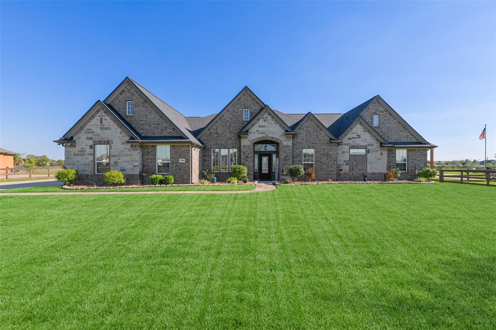 Stratford Hall Dr, Rosharon, TX 77583