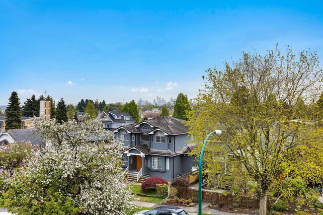 1 - 3041 Graveley Street, Home with 4 bedrooms, 3 bathrooms and 1 parking in Vancouver BC | Image 23