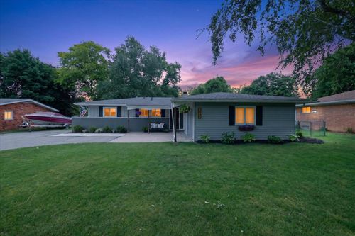 5845 Olympic Pkwy, Waterford Twp, MI, 48329-1546 | Card Image