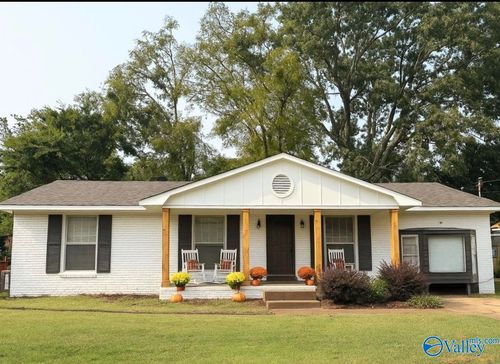 4021 Knollbrook Dr Nw, Huntsville, AL, 35810-1831 | Card Image