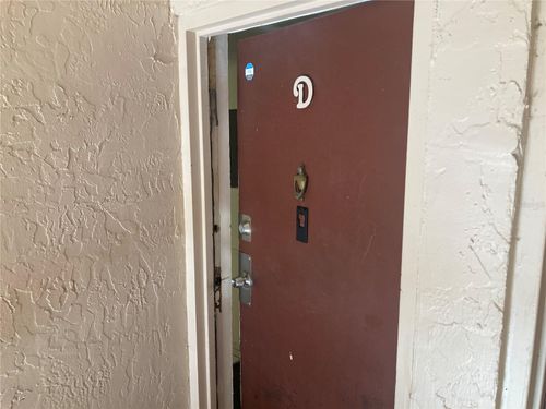 70-7502 Needle Leaf Pl, TAMPA, FL, 33617-8549 | Card Image