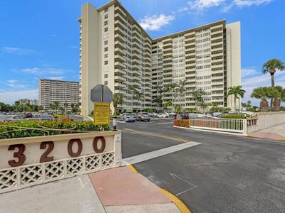 215 - 3200 Ne 36th St, Home with 2 bedrooms, 2 bathrooms and null parking in Fort Lauderdale FL | Image 1