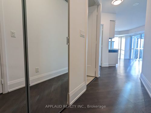 1702-101 Erskine Ave, Toronto, ON, M4P0C5 | Card Image
