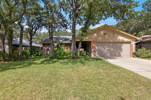 2115 Bainwood Trl, Arlington, TX, 76015-3204 | Card Image