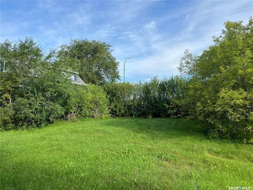 805 14th St W, Prince Albert, SK, S6V3M3 | Card Image