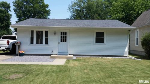 505 W 3rd St, Taylorville, IL, 62568-2415 | Card Image