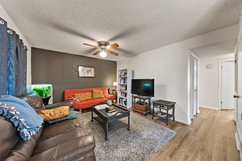 210-1421 S 12th St, Waco, TX, 76706-2150 | Card Image