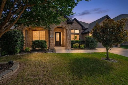 305 Dorset Ct, Roanoke, TX, 76262-6418 | Card Image