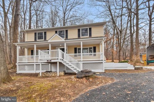 190 Smokey Bear Trl, HARPERS FERRY, WV, 25425-5049 | Card Image