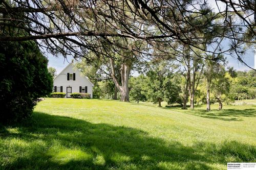 6523 Stones Throw Dr, Omaha, NE, 68152-1423 | Card Image