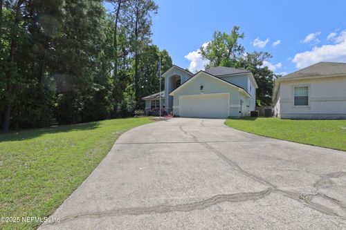 3038 Majestic Oaks Ln, GREEN COVE SPRINGS, FL, 32043-8327 | Card Image