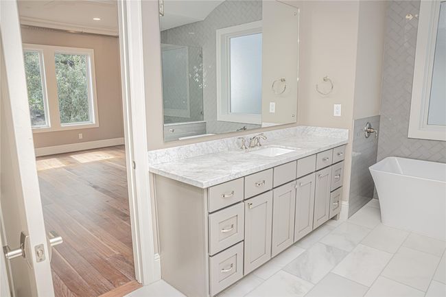 1530 Cunningham Parc Ln, House other with 4 bedrooms, 5 bathrooms and 2 parking in Houston TX | Image 16