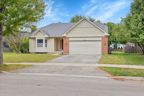 2924 Darley Drive, Montgomery, IL, 60538 | Card Image