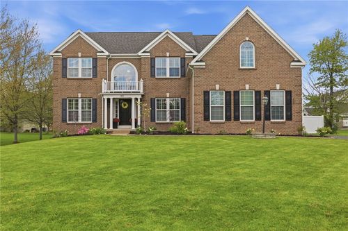 100 Triple Diamond Way, Webster, NY, 14580-2270 | Card Image