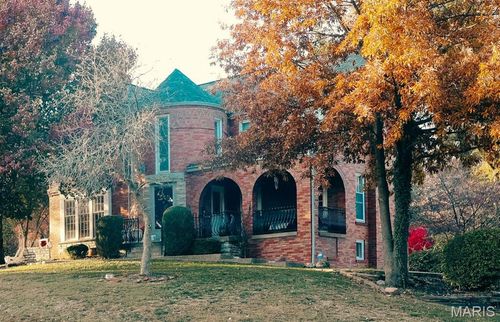 7219 Canterbury Dr, Saint Louis, MO, 63121-2606 | Card Image