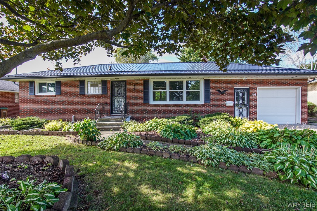 Vern Ln, Buffalo, NY 14227