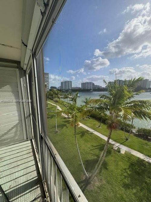 f514-2861 Leonard Dr, Aventura, FL, 33160-3928 | Card Image