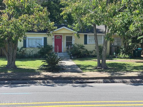 1110 Live Oak Ave, Pascagoula, MS, 39567-3219 | Card Image