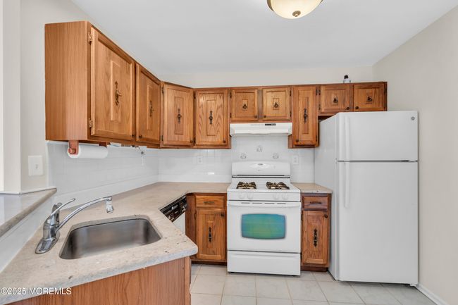 102 - 113 Lareine Ave, Condo with 1 bedrooms, 1 bathrooms and null parking in Bradley Beach NJ | Image 14