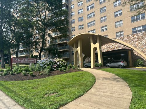 unit-6h-2600 Park Ave, Bridgeport, CT, 06604-1313 | Card Image