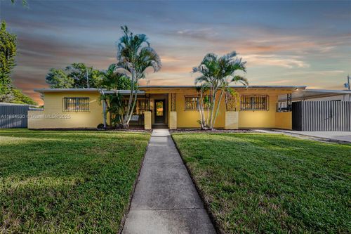 1220 Nw 88th St, Miami, FL, 33147-3217 | Card Image