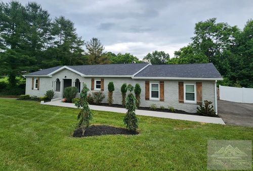 460 Crestview Dr, Princeton, WV, 24740-2594 | Card Image