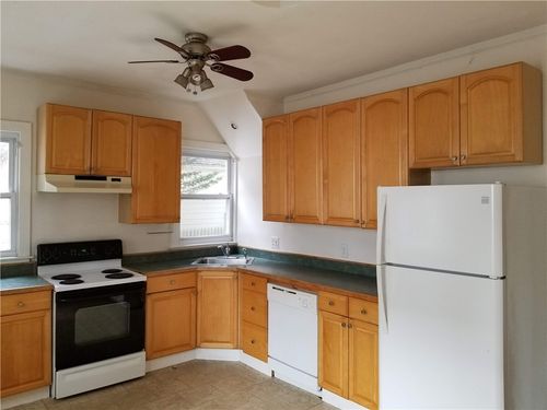 1-0 Tyler Street, Newport, RI, 02840 | Card Image