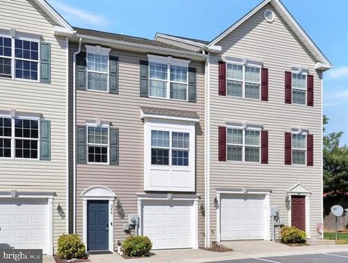 546 S Carlisle St, GREENCASTLE, PA, 17225-1591 | Card Image