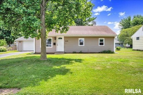 1512 W Leonard Dr, Chillicothe, IL, 61523-1950 | Card Image