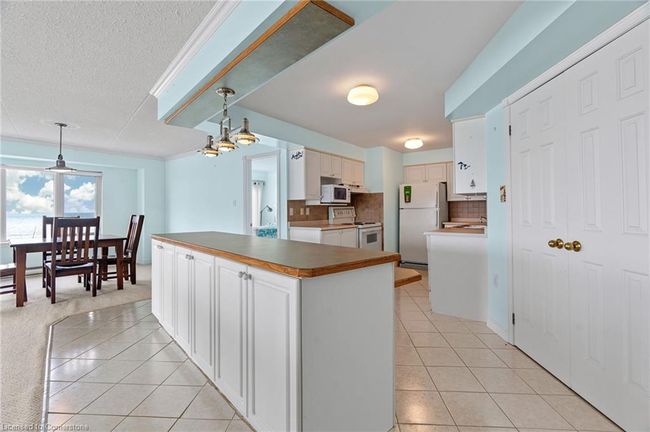 202 - 9 Pine St, House attached with 3 bedrooms, 2 bathrooms and 1 parking in Grand Bend ON | Image 18