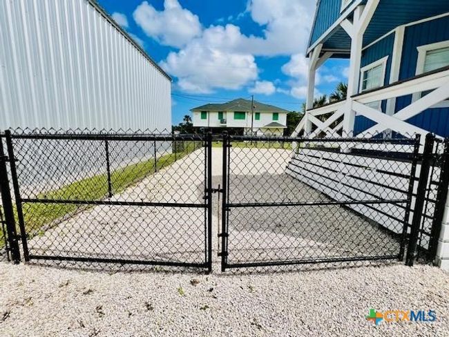 1303 W Adams Ave, House other with 1 bedrooms, 1 bathrooms and null parking in Port O Connor TX | Image 6
