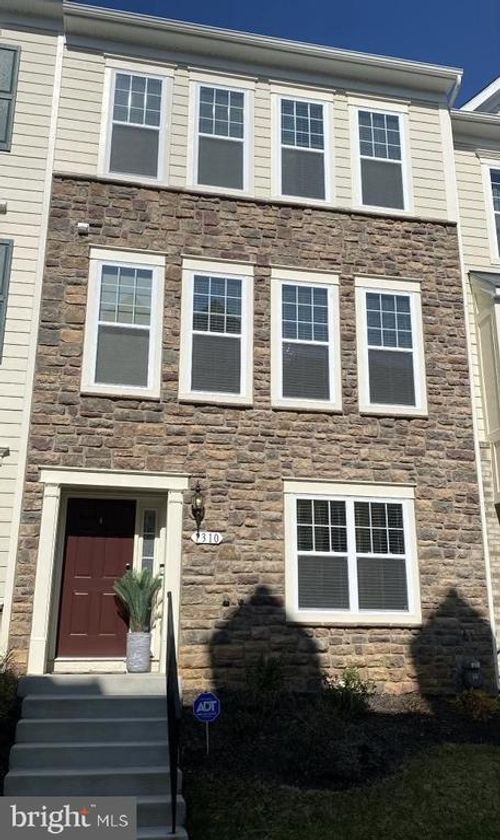 7310 Wood Pond Cir, LANHAM, MD, 20706-3297 | Card Image