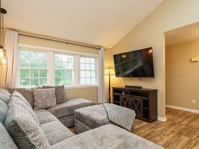 007-1280x960-living-room | Image 7