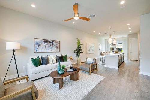 69-4402 Authentic Dr, Austin, TX, 78731-6602 | Card Image