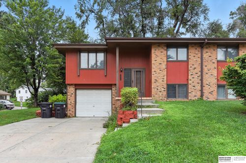 10828 Oakbrook Cir, Omaha, NE, 68154-1656 | Card Image
