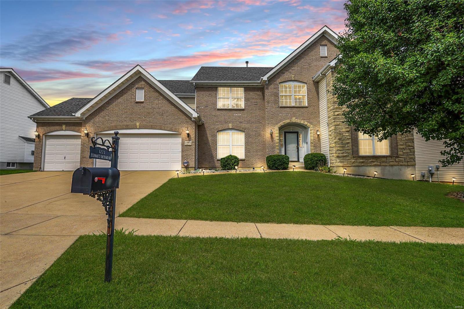 Hermans Orchard Dr, Florissant, MO 63034