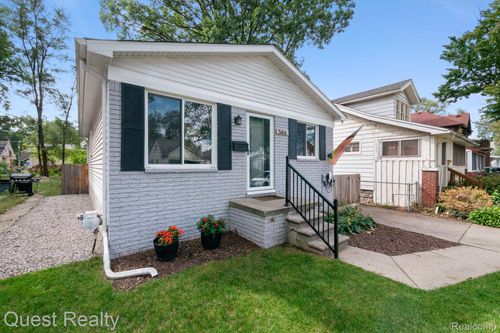 546 E Drayton St, Ferndale, MI, 48220-1329 | Card Image