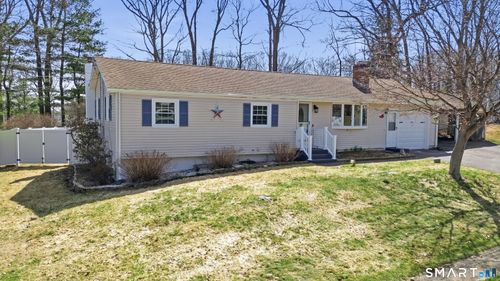 109 Glenwood Dr, Plainville, CT, 06062-1023 | Card Image