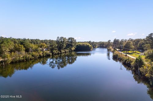 33 Pender Lake Rd, Currie, NC, 28435-5635 | Card Image