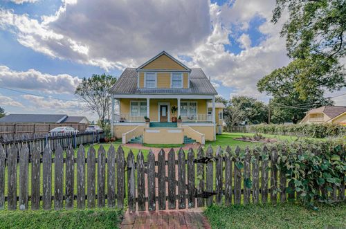 1240 Mississippi St, Donaldsonville, LA, 70346-4206 | Card Image