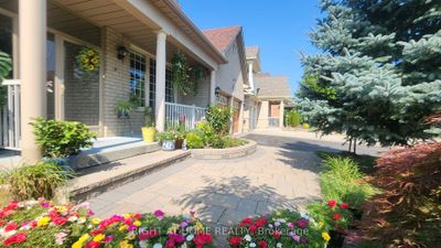 8 Cider Cres, House other with 4 bedrooms, 4 bathrooms and 6 parking in Richmond Hill ON | Image 3