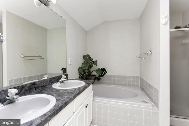 158 Kingsland Cir, Townhouse with 4 bedrooms, 3 bathrooms and null parking in Monmouth Junction NJ | Image 17