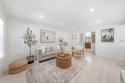 185 Streamwood, Irvine, CA, 92620-1934 | Card Image