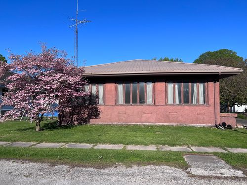 206 Center St, Hume, IL, 61932-7243 | Card Image