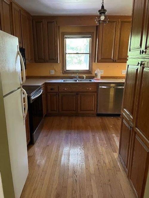 6398 Osman Ave N, Oak Park Heights, MN, 55082-6643 | Card Image