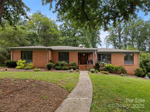 19 Pheasant Dr, Asheville, NC, 28803-3370 | Card Image