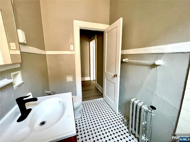 16 Irving St, Condo with 1 bedrooms, 1 bathrooms and null parking in Newark NJ | Image 5